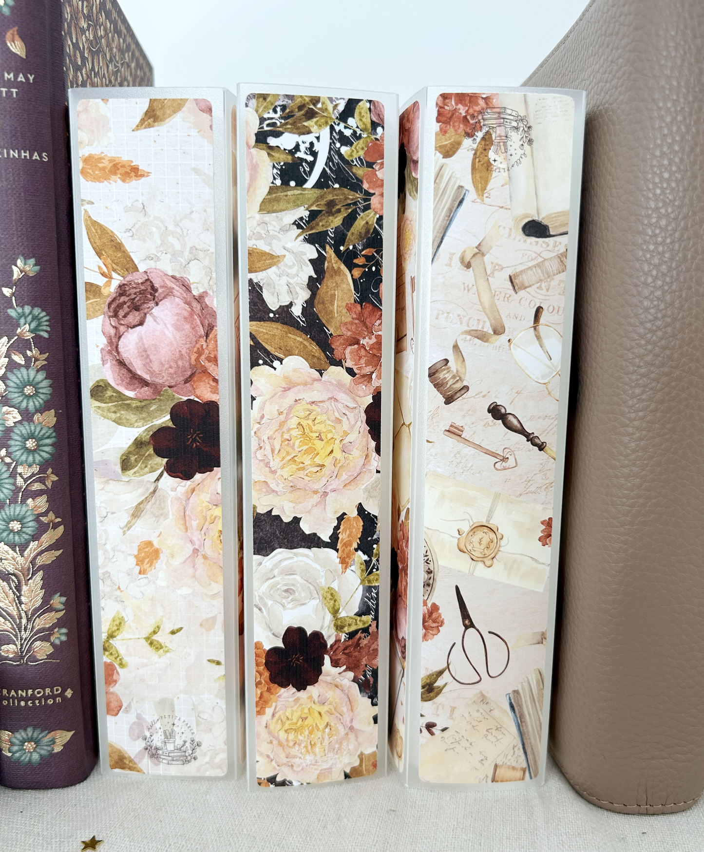 Sticker Album - sticker storage | One more chapter (window)