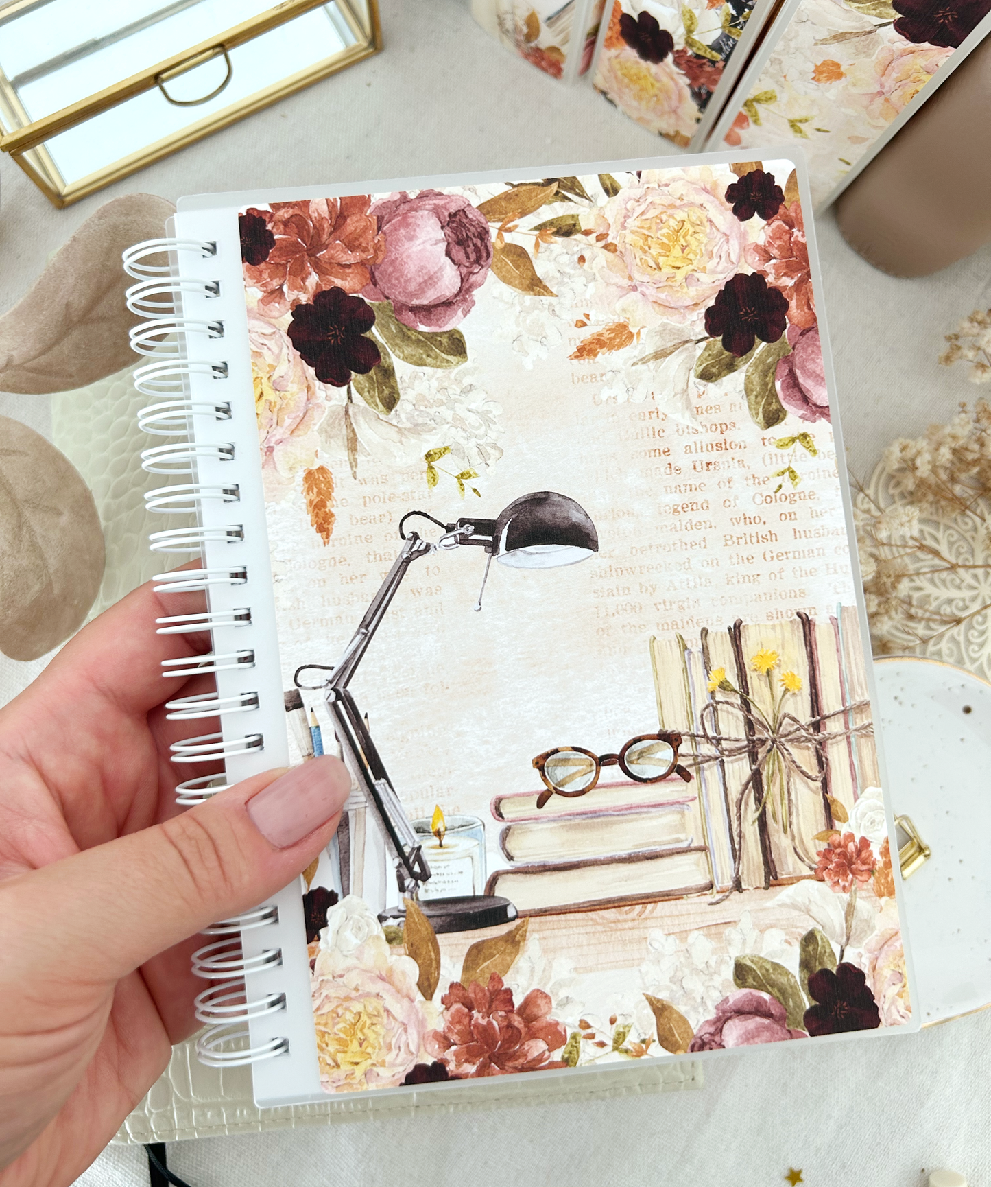 Sticker Book | Ones more Chapeter (desk) - reusable sticker storage