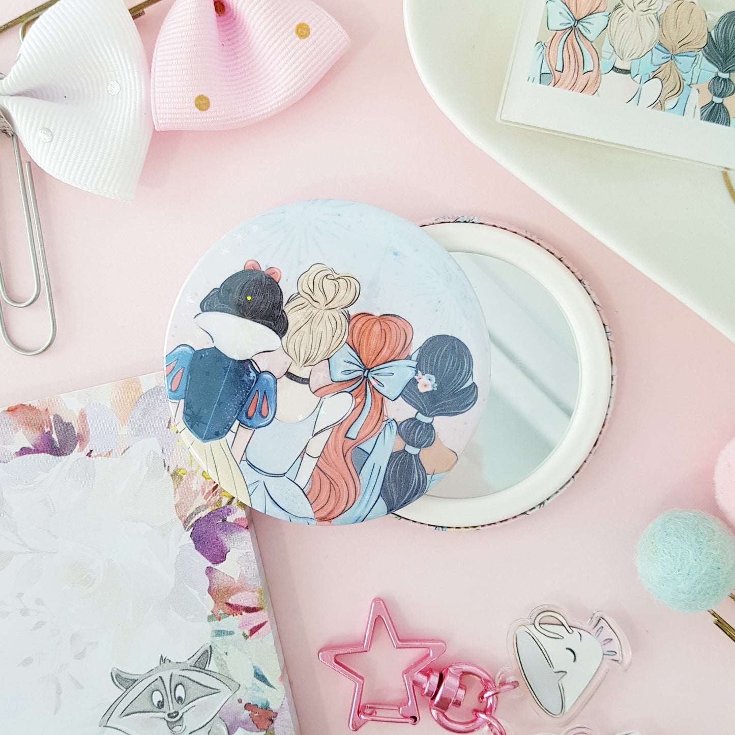 Pocket Mirror - Princesses (holographic 58mm)